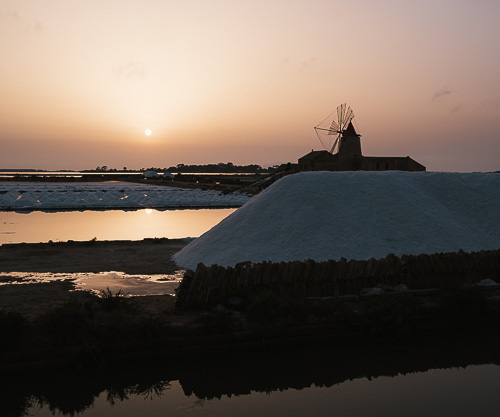 Tramonto sulle Saline di Marsala in agosto