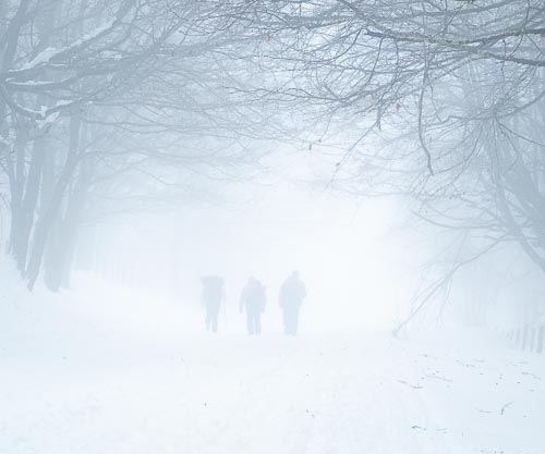 Escursionisti lungo il sentiero per il Lago Maulazzo